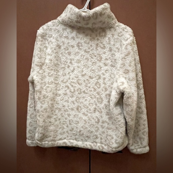 Ricki’s Medium Cream with tan spots warm & fuzzy top, cowl neck & 3/4 zipper. - Picture 3 of 7